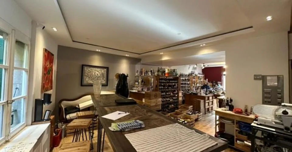 CAVE À VIN PRESTIGIEUX, QUARTIER CHARMANT, CAROUGE