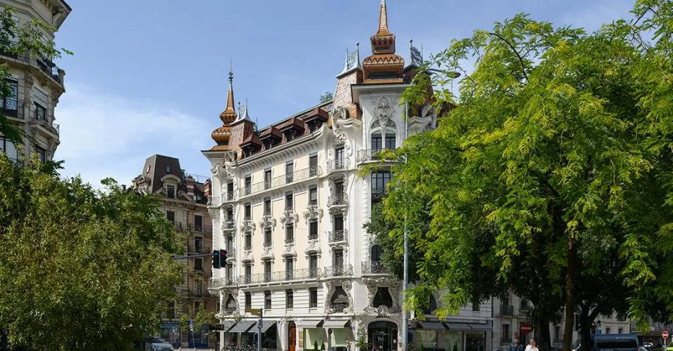 Arcade louée à La Maison des Paons