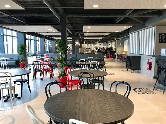Restaurant dans centre-commercial Migros