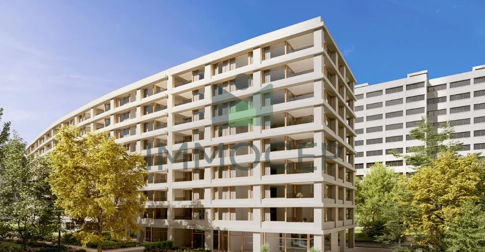 Belle arcade commerciale de 81 m² dans un immeuble neuf à Vieusseux