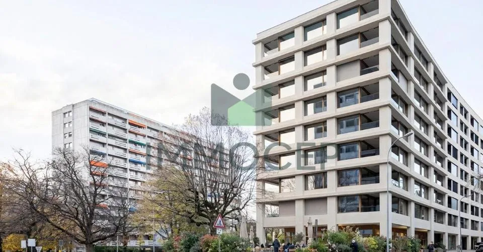 Belle arcade commerciale de 81 m² dans un immeuble neuf à Vieusseux