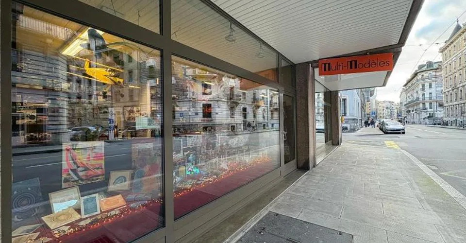 ARCADE AU CENTRE DES EAUX-VIVES