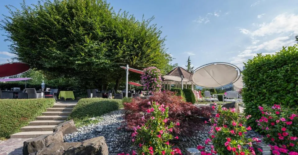 Hôtel-restaurant sur grande parcelle à vendre à Porrentruy