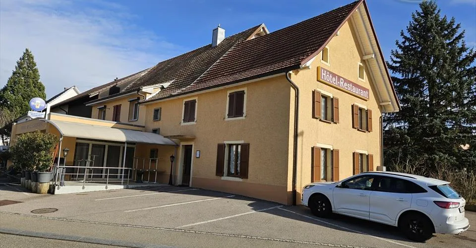 Hôtel-restaurant rénové avec bonne réputation en Ajoie
