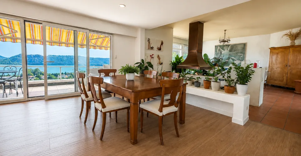 Villa mit Panoramablick auf den See – Foto 10 von 13