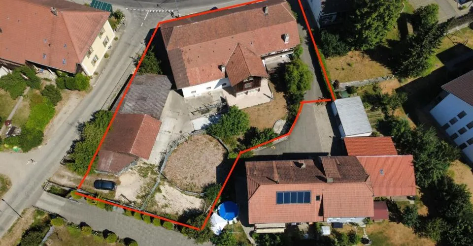 Historisches 8.5-Zimmer-Bauernhaus mit Charme, Pferdestall und grossem Garten in Attiswil
