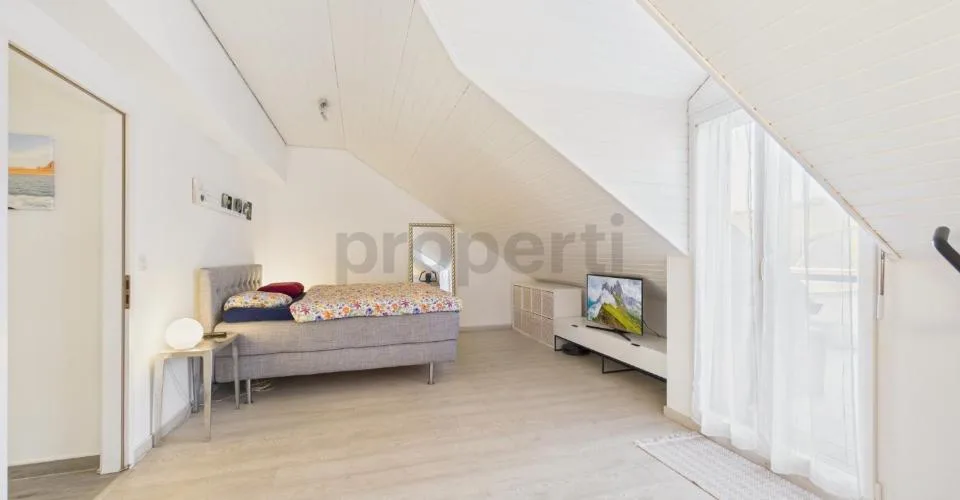 Élégant appartement de 4.5 pièces avec balcon ensoleillé à Treycovagnes. – photo 8 sur 26