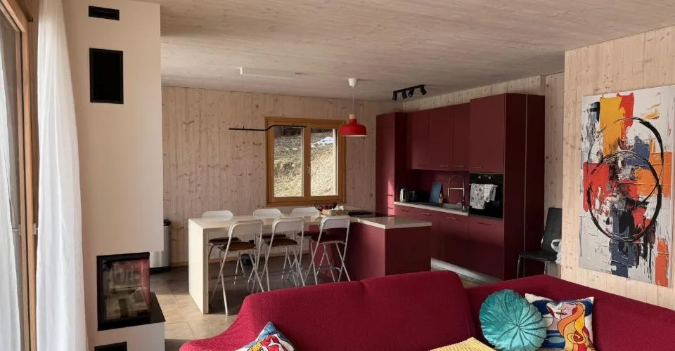 Moderne 5.5 pièces - élégante maison mitoyenne Minergie, au c?ur de Lens