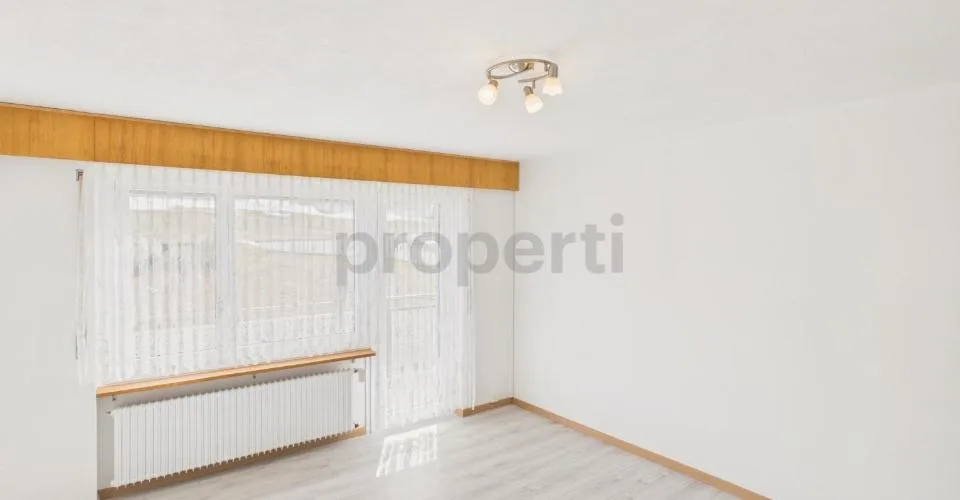 Grosszuegige 5.5-Zimmer-Wohnung mit Balkon, Unterbäch