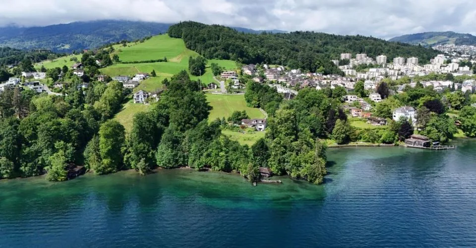 Exklusive Villa mit Pool in Luzern