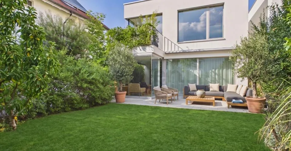 Exklusives Neubau-Einfamilienhaus in bester Lage von Binningen