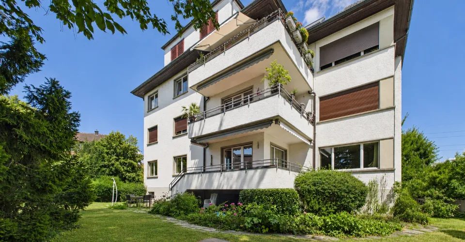 Zentrale Wohnlage, grosszügiger Balkon und beste Anbindung nahe Bah...