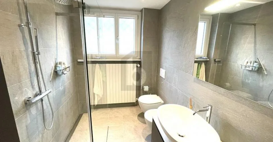 Einfamilien- oder Zweifamilienhaus mit Garten – Foto 7 von 12