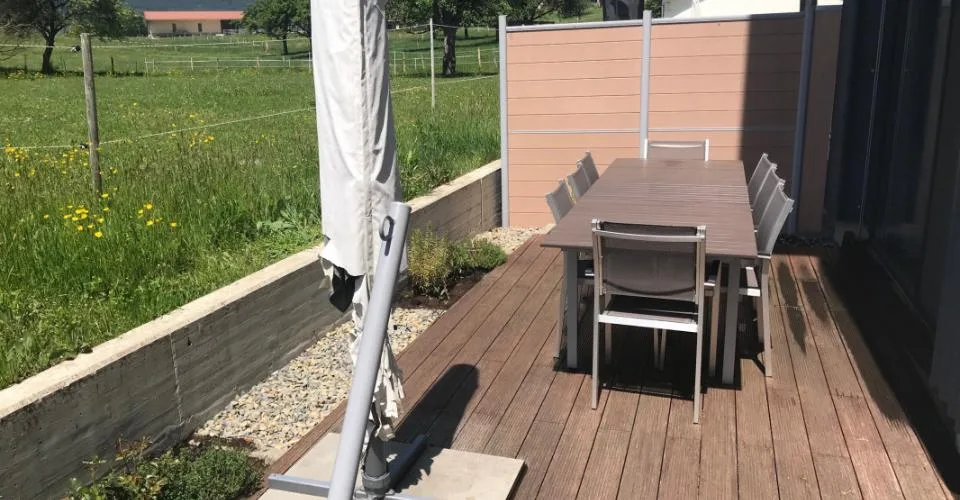 Spacieux duplex de 220m2 dans ancienne ferme rénovée à Essertines sur Rolle