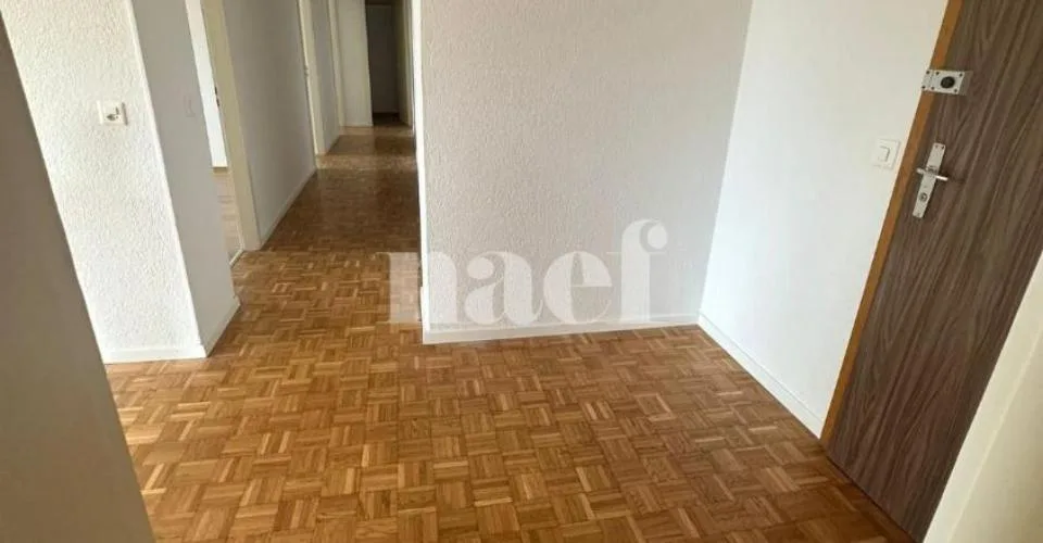 Appartement de 4.5 pièces en plein centre-ville – Foto 6 von 16
