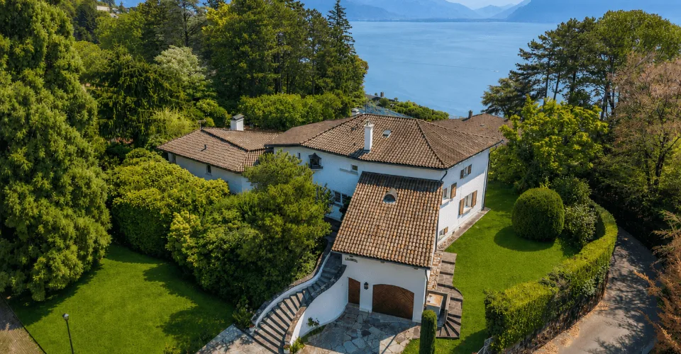 CHEXBRES - CASA PADRONALE CON PISCINA, VISTA LAGO & APPARTAMENTO – foto 15 di 26