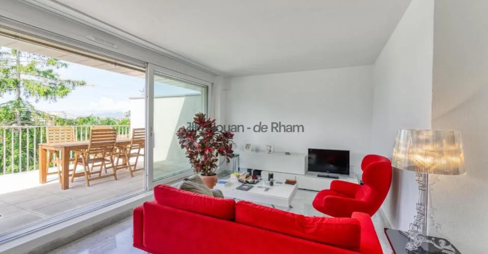 Cologny | 4-Zimmer-Dachwohnung mit atemberaubendem Blick – Foto 3 von 22