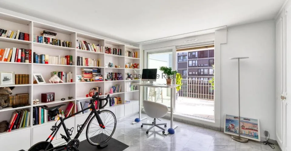 Cologny | 4-Zimmer-Dachwohnung mit atemberaubendem Blick – Foto 8 von 22