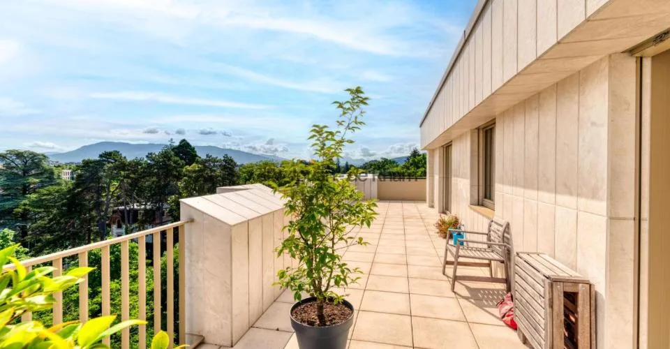 Cologny | 4-Zimmer-Dachwohnung mit atemberaubendem Blick – Foto 9 von 22