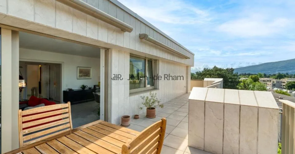 Cologny | 4-Zimmer-Dachwohnung mit atemberaubendem Blick – Foto 10 von 22