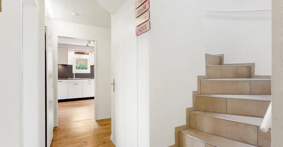 Wunderbar Wohnen mit Werkstatt und Garage – Foto 3 von 8