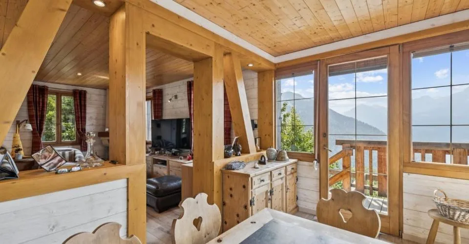 Chalet ristrutturato sulle alture di Gryon, studio indipendente, vista panoramica – foto 15 di 22