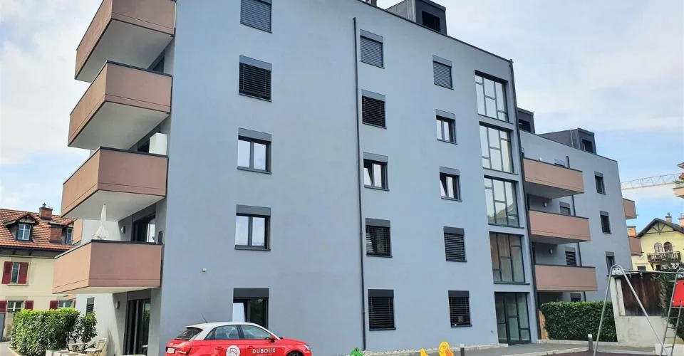 Appartement moderne de 2 pièces avec balcon