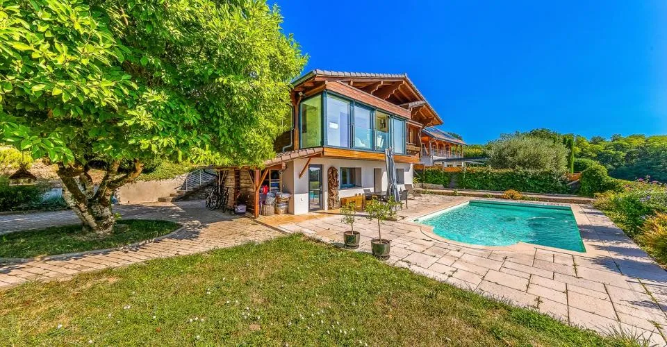 Très belle villa avec vue panoramique sur le lac & le Mt-Blanc!