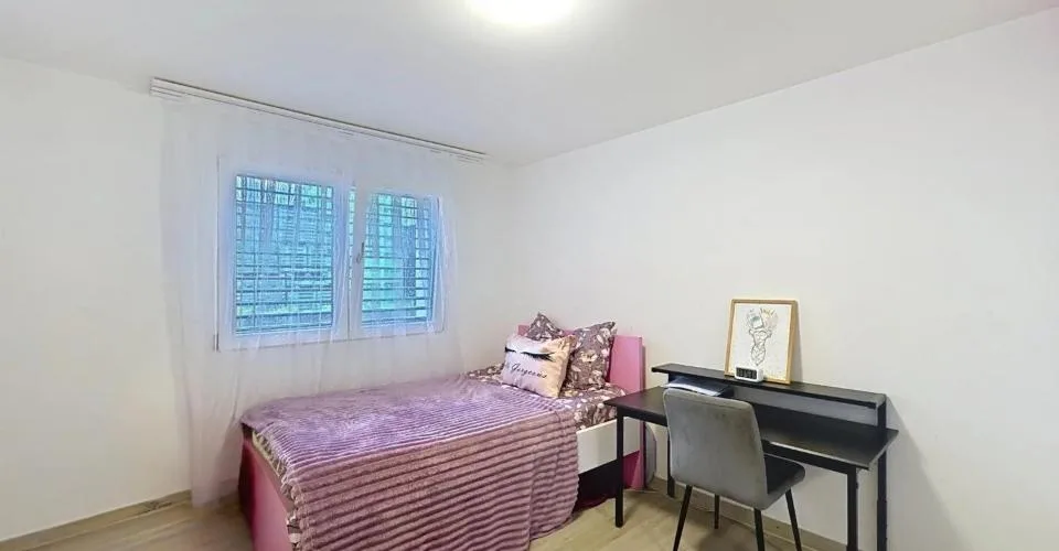 Moderne Villa mit doppeltem Potenzial – Foto 16 von 18
