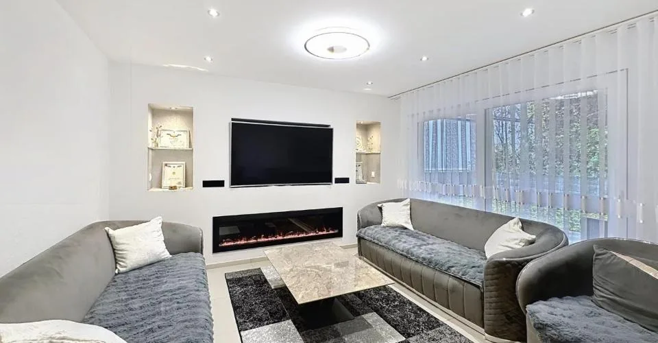 Moderne Villa mit doppeltem Potenzial – Foto 11 von 18