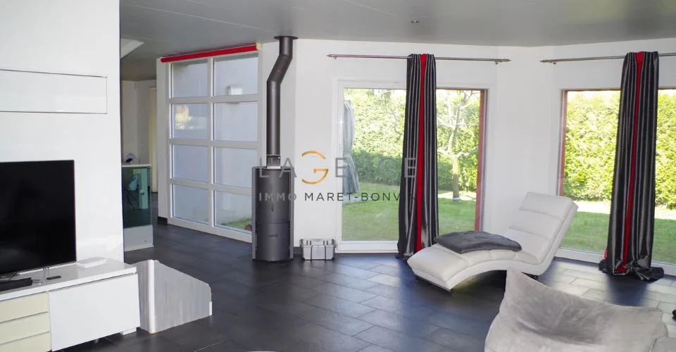 Villa individuelle avec jardin arborisé dans un quartier privilégié