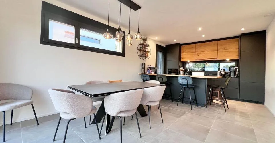 Bella villa individuale familiare di 165 m2 con giardino