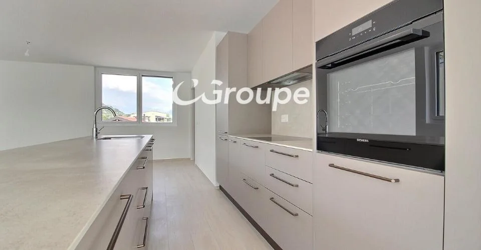 Splendido attico di 4.5 locali in affitto a Uvrier – foto 12 di 21