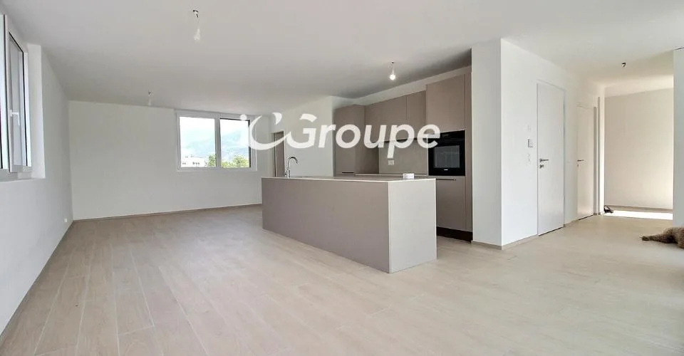 Splendide attique 4.5 pièces à louer à Uvrier