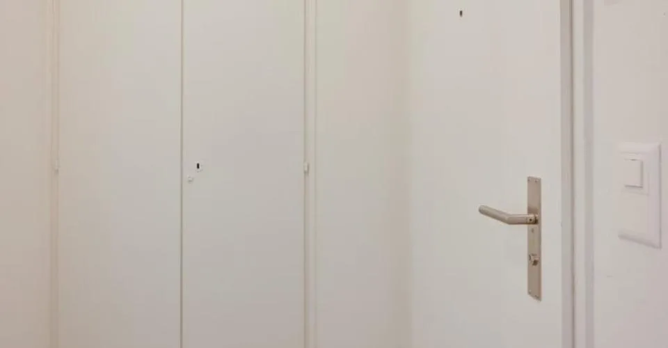 Apartment looking for singles or couples! – photo 5 of 10