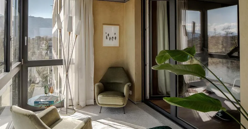 APPARTEMENT MEUBLÉ DE STANDING AVEC VUES SUR LE MONT-BLANC ET LE JURA – Foto 5 von 10
