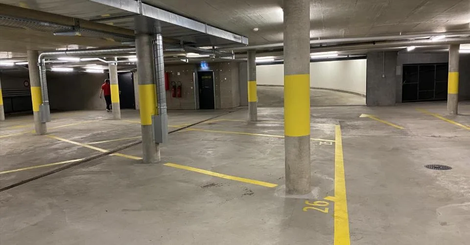 Proche Aéroport place de parking dans garage souterrain – Foto 2 von 2