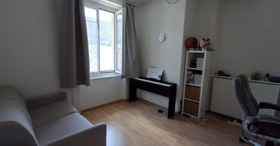 A louer: appartement 3.5 pièces - Pontins 17, Villeret