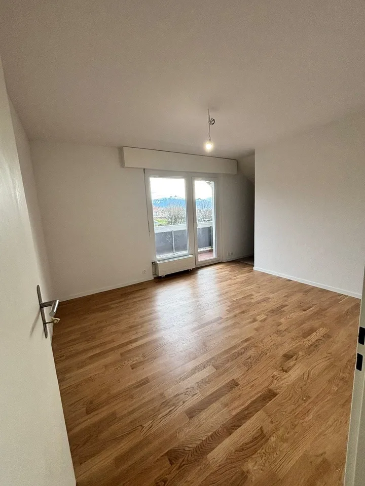 Attique d’exception avec espace polyvalent de 30 m² au cœur du Lavaux