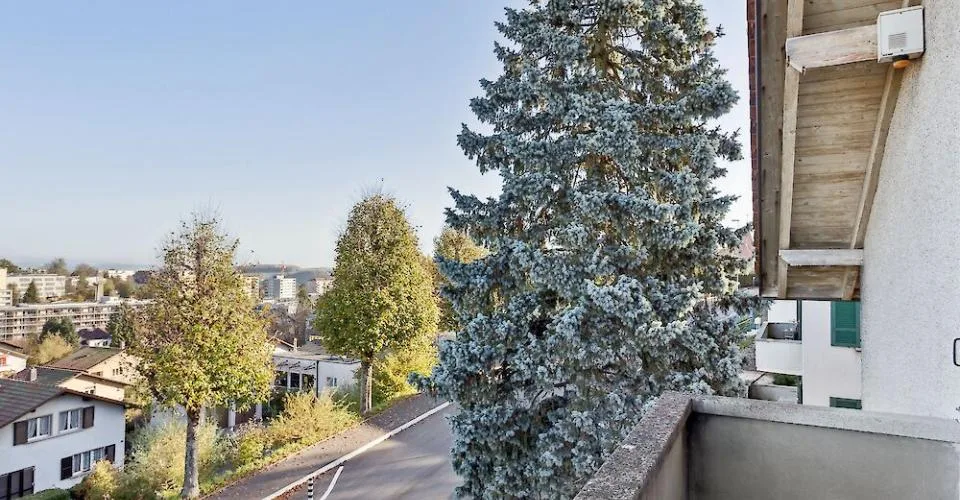 4.5-Zimmerwohnung in idealer Lage in einer Mietvilla – Foto 2 von 10