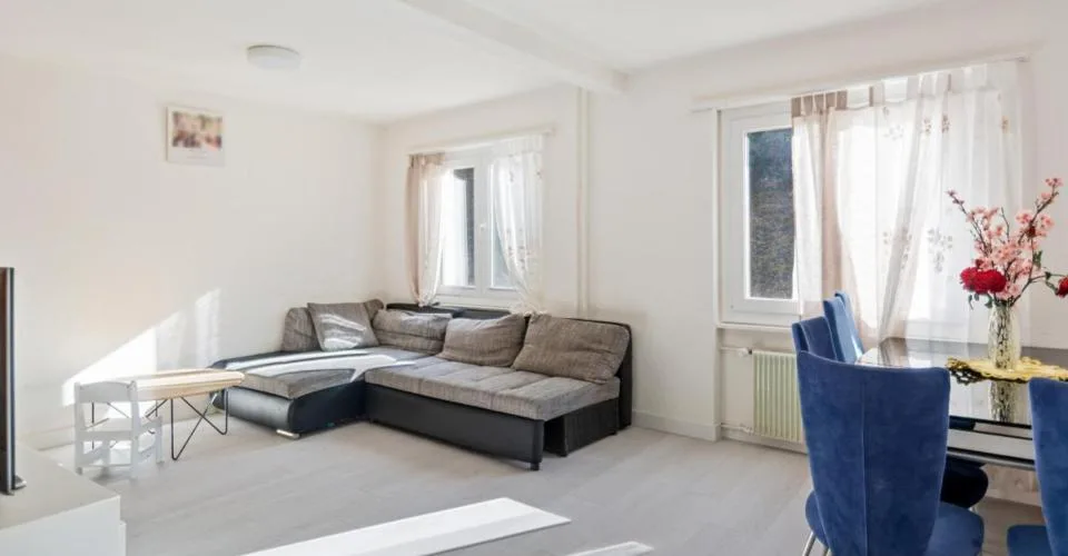 Perrefitte - à l'entrée du village, dans une PPE très bien entretenue