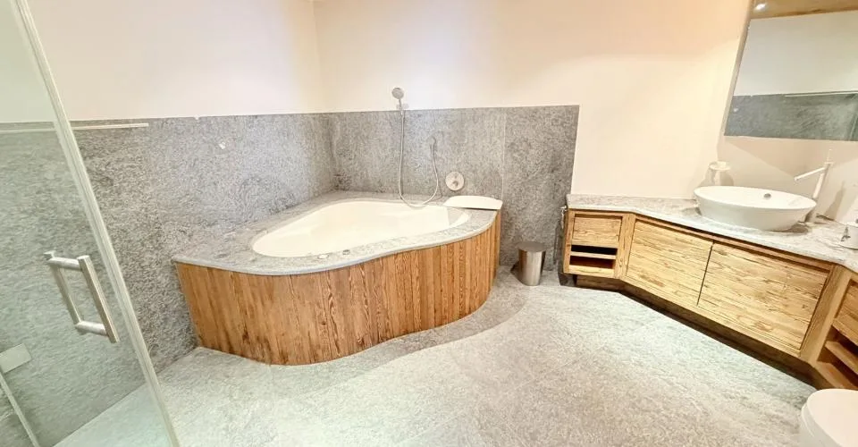 BIEN D'EXCEPTION - Superbe 4.5 pièces - Spacieux et Lumineux - Résidence de très haut standing - Très bien situé - Espace Wellness - Ski-in/Ski-out