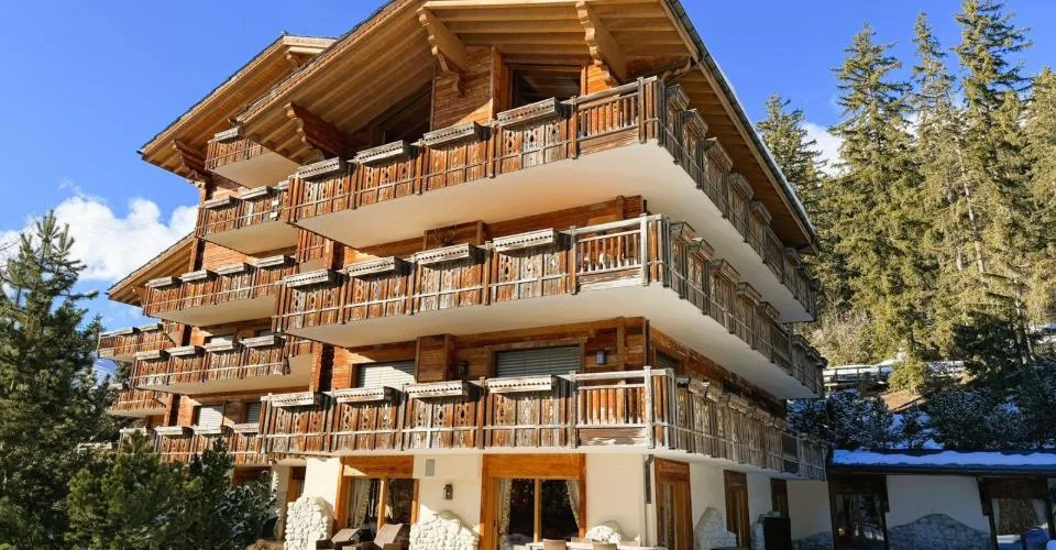 BIEN D'EXCEPTION - Superbe 4.5 pièces - Spacieux et Lumineux - Résidence de très haut standing - Très bien situé - Espace Wellness - Ski-in/Ski-out