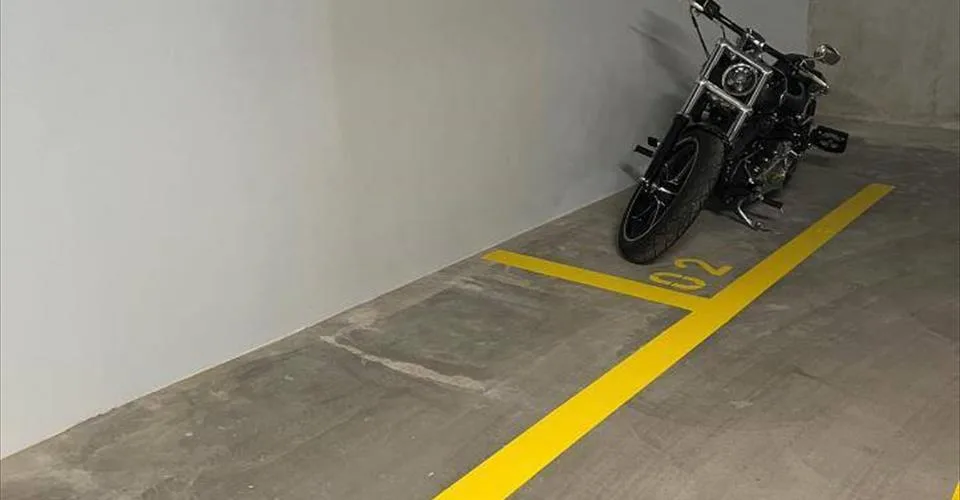 Place souterraine pour moto à Orbe – photo 2 of 2