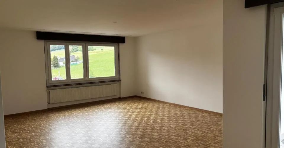 Moutier - dans les hauteurs de la Ville à deux pas de l'école primaire