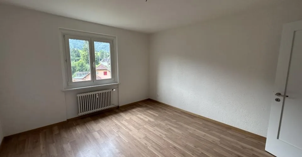 A louer: appartement 3 pièces avec balcon - Collège 5