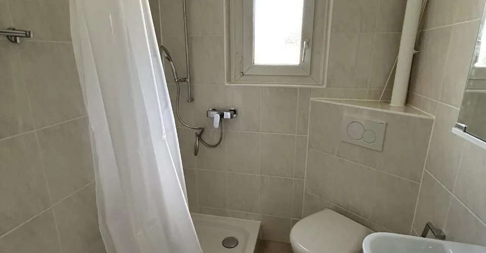 A louer: appartement 3 pièces avec balcon - Collège 5