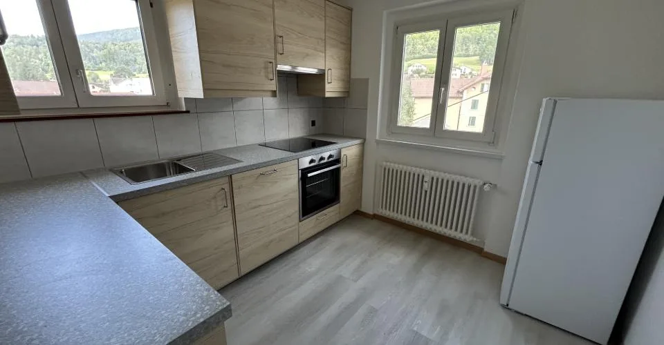 A louer: appartement 3 pièces avec balcon - Collège 5