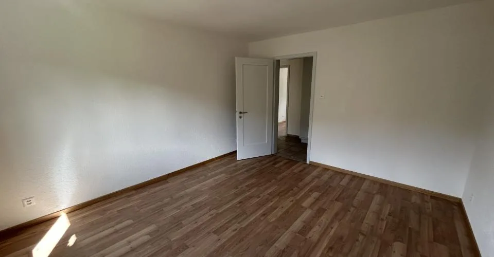 A louer: appartement 3 pièces avec balcon - Collège 5