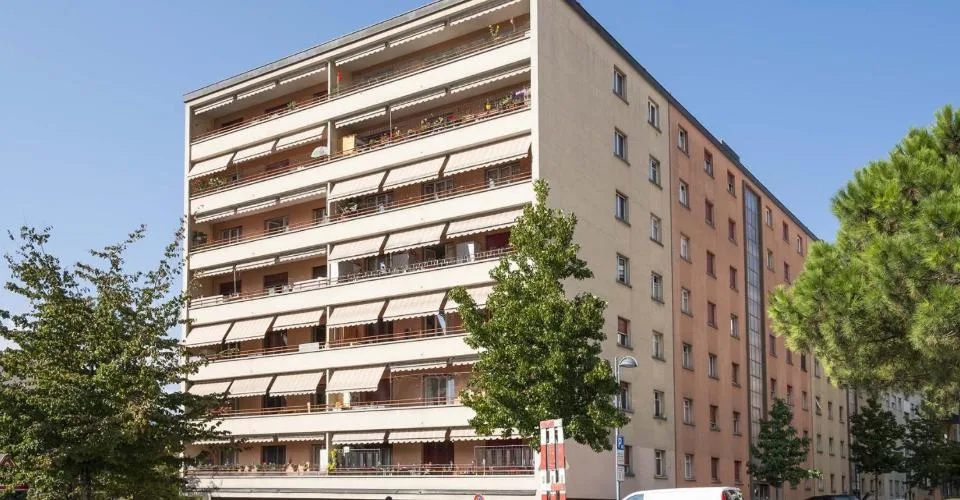 Bel appartement de 3 pièces au 4ème étage d'environ 67 m2